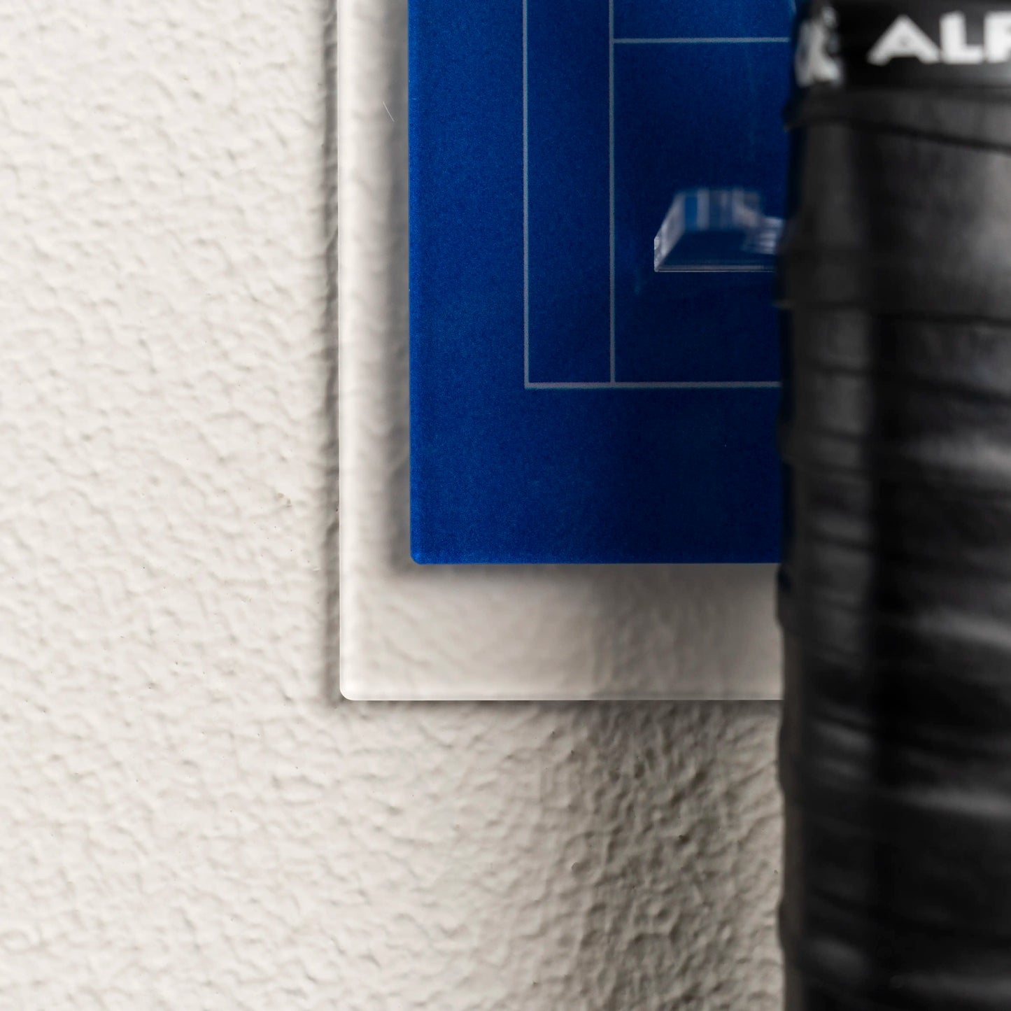 Acrylic Tennis Racket Wall Mount – Essential Clear