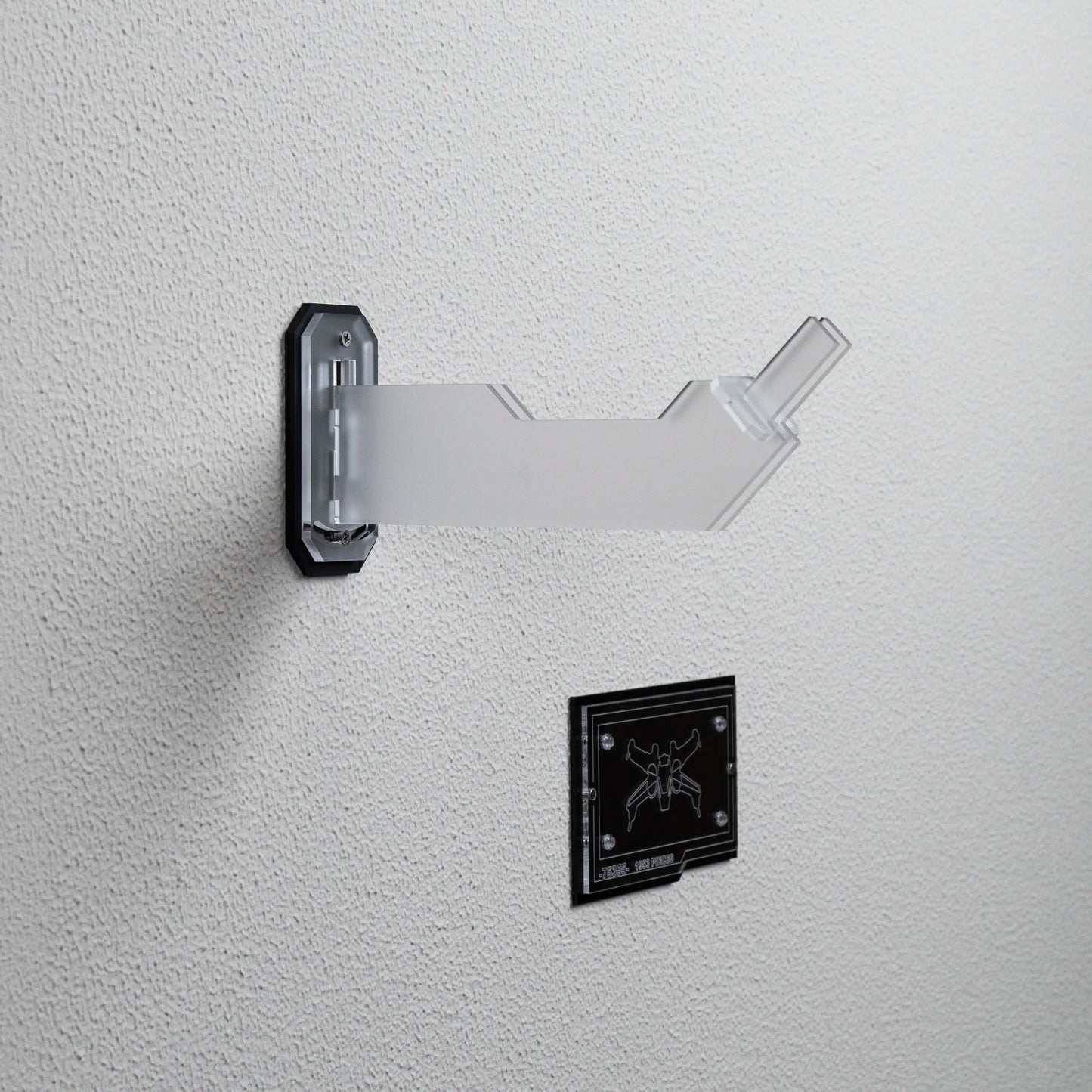 Wall mount display for Lego Star Wars™ 75355 X-Wing Starfighter