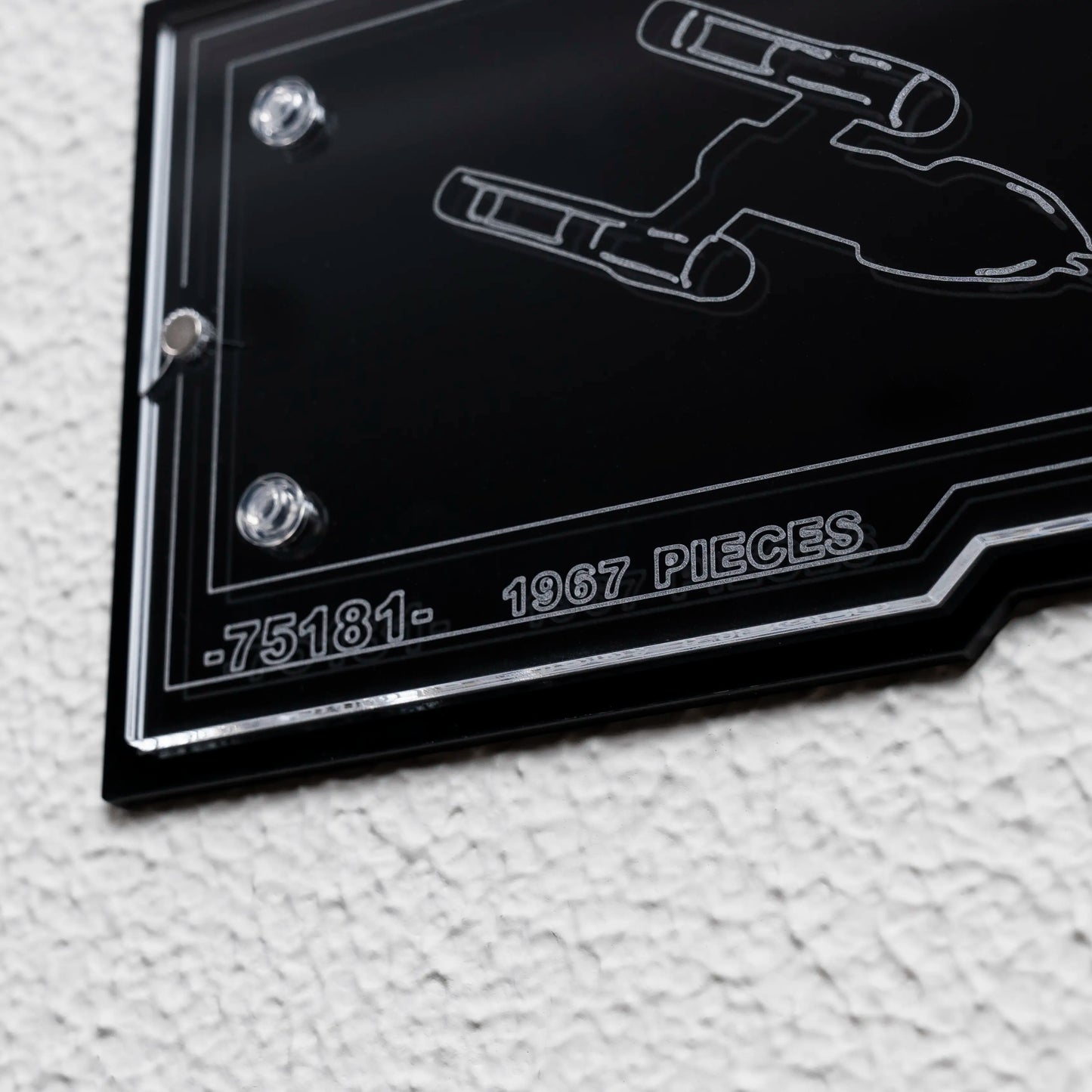 Wall mount display for Lego Star Wars™ 75181 Y-Wing Starfighter™